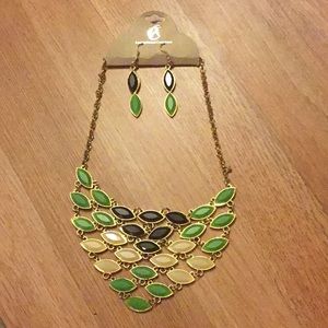 Necklace w/ earring set
